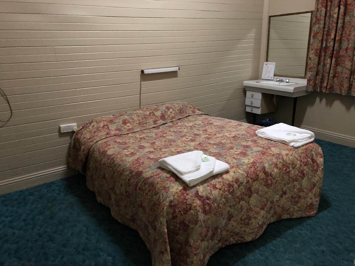 Club Hotel Glen Innes Eksteriør bilde