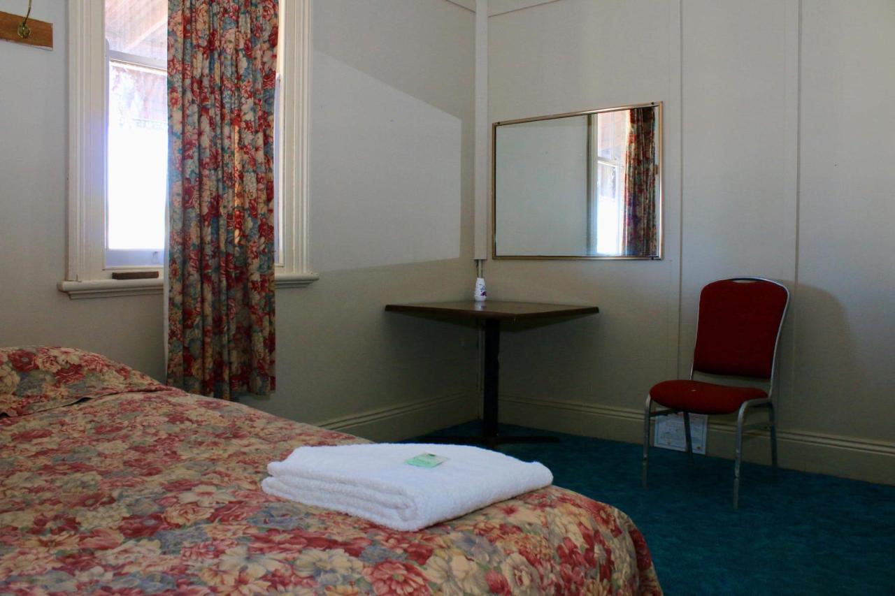 Club Hotel Glen Innes Eksteriør bilde